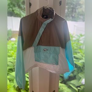 Nike pullover windbreaker jacket